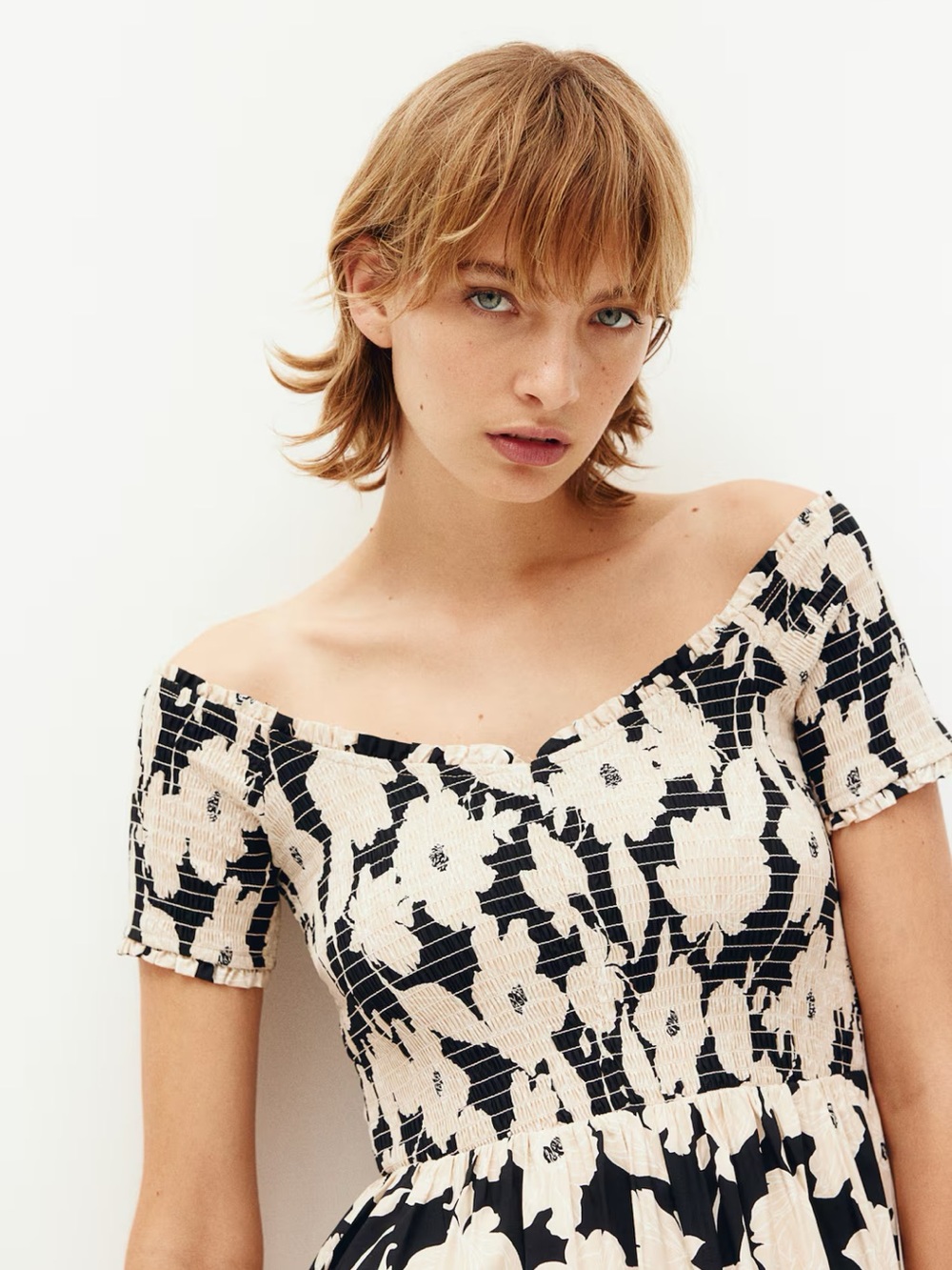 H&M Black and Cream Floral Smocked Maxi Dress - Picture 2 of 10